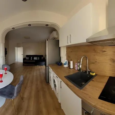 Elegant Loft Center Daire